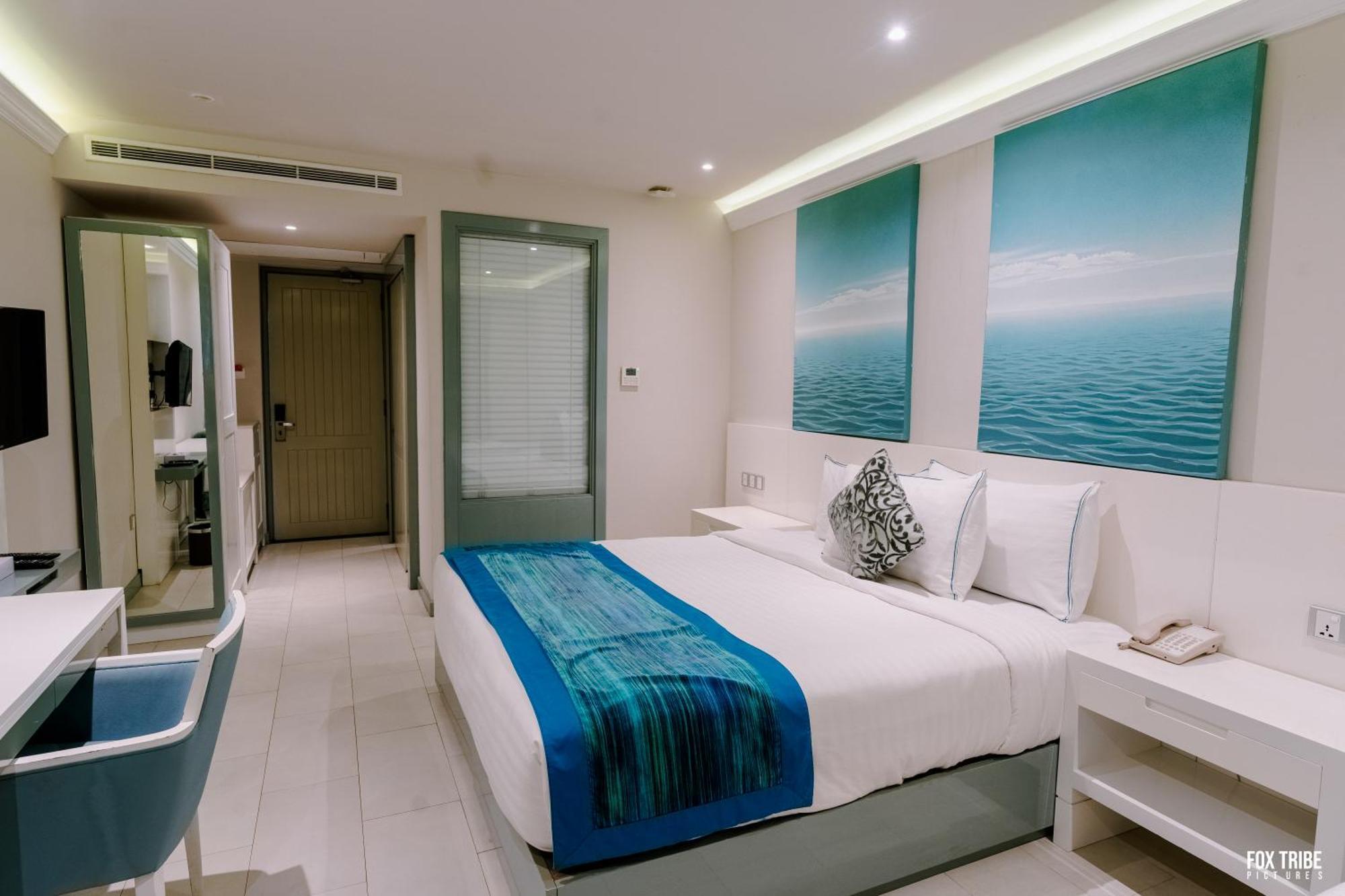 Earl'S Regent Negombo Hotel Exterior photo